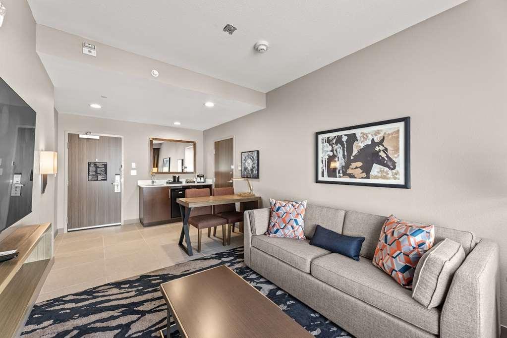 Embassy By Hilton Colinas 4*