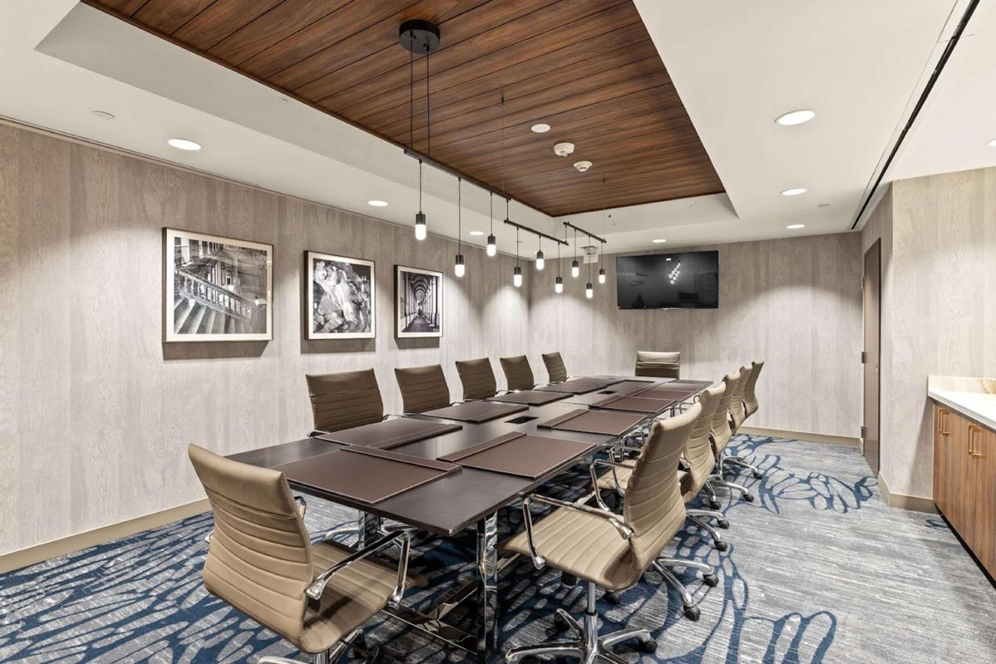 Hotel Embassy By Hilton Colinas Irving