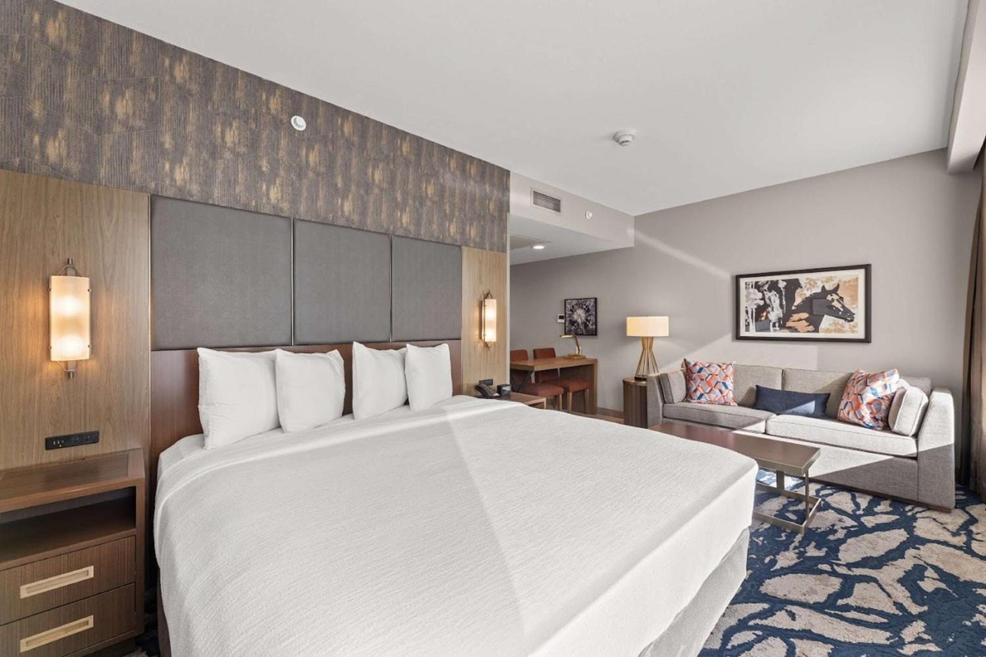 Embassy By Hilton Colinas Irving