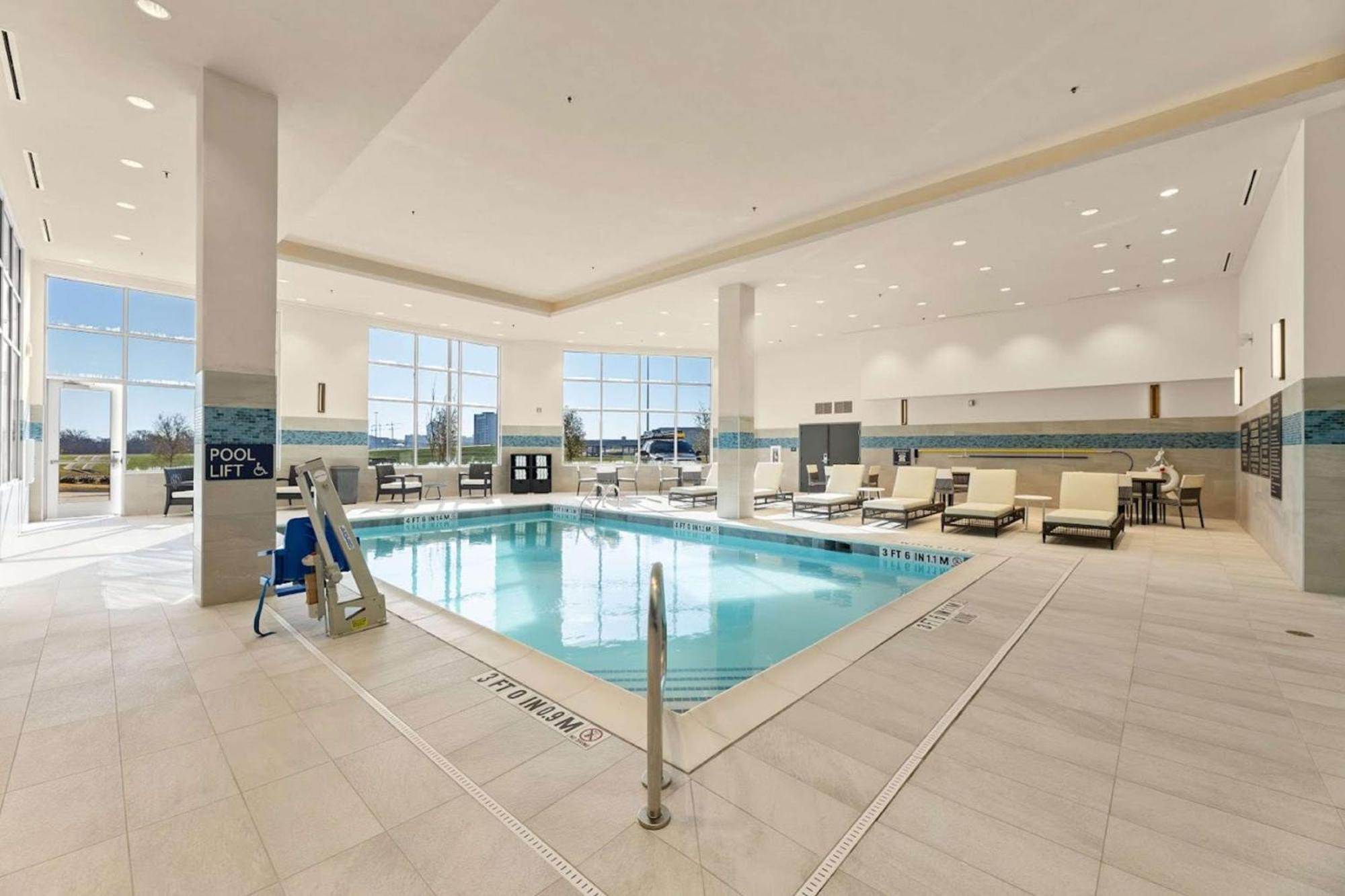 Hotel Embassy By Hilton Colinas